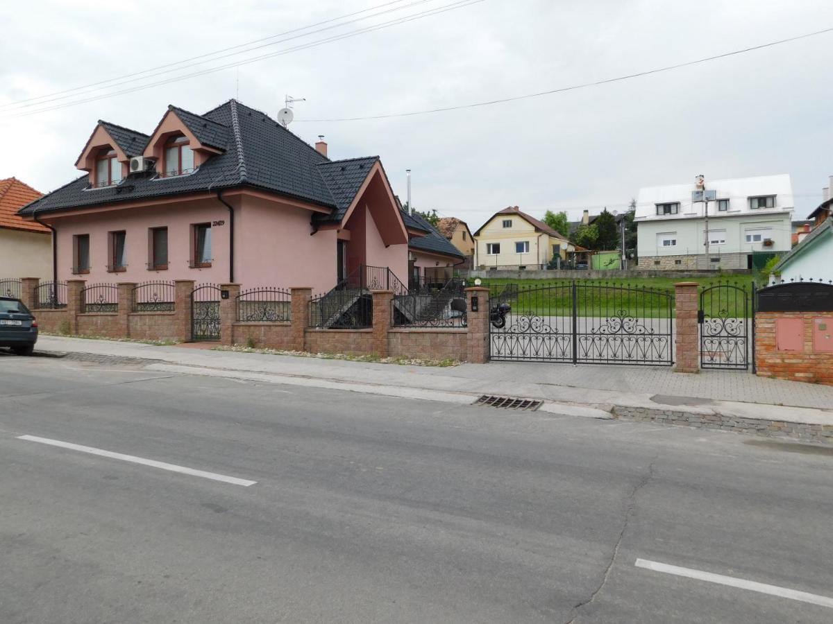 Apartmanovy Penzion Bojnice Exterior photo